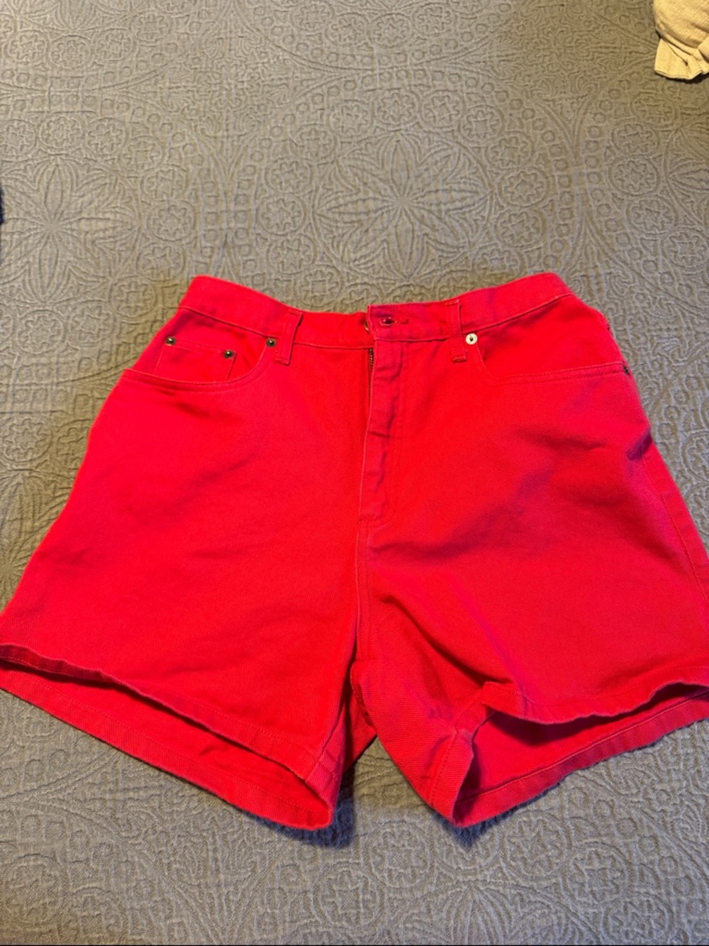 Bill Blass Classic High-Waist Women's Red Shorts